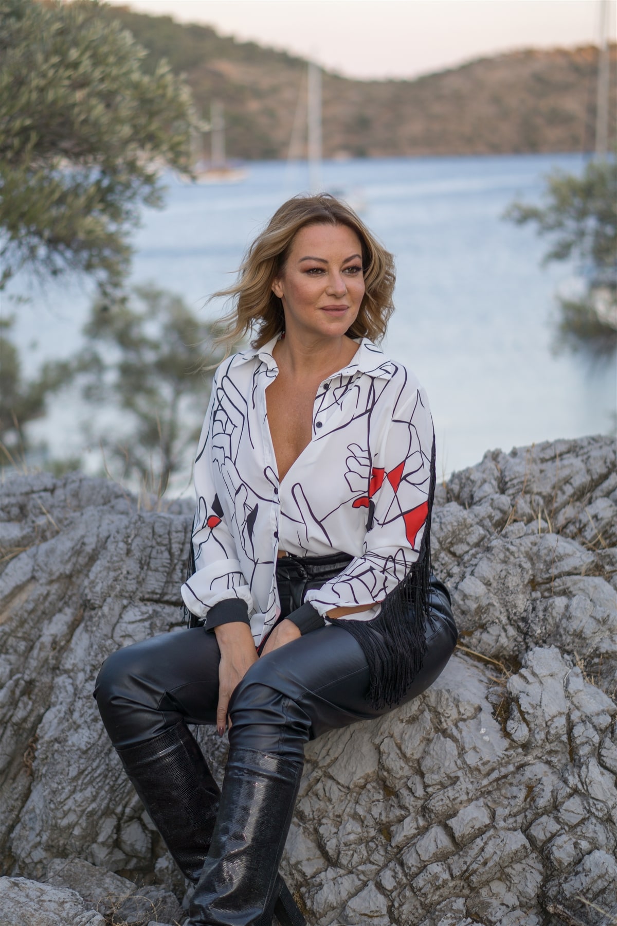 Püskül Detaylı Gömlek