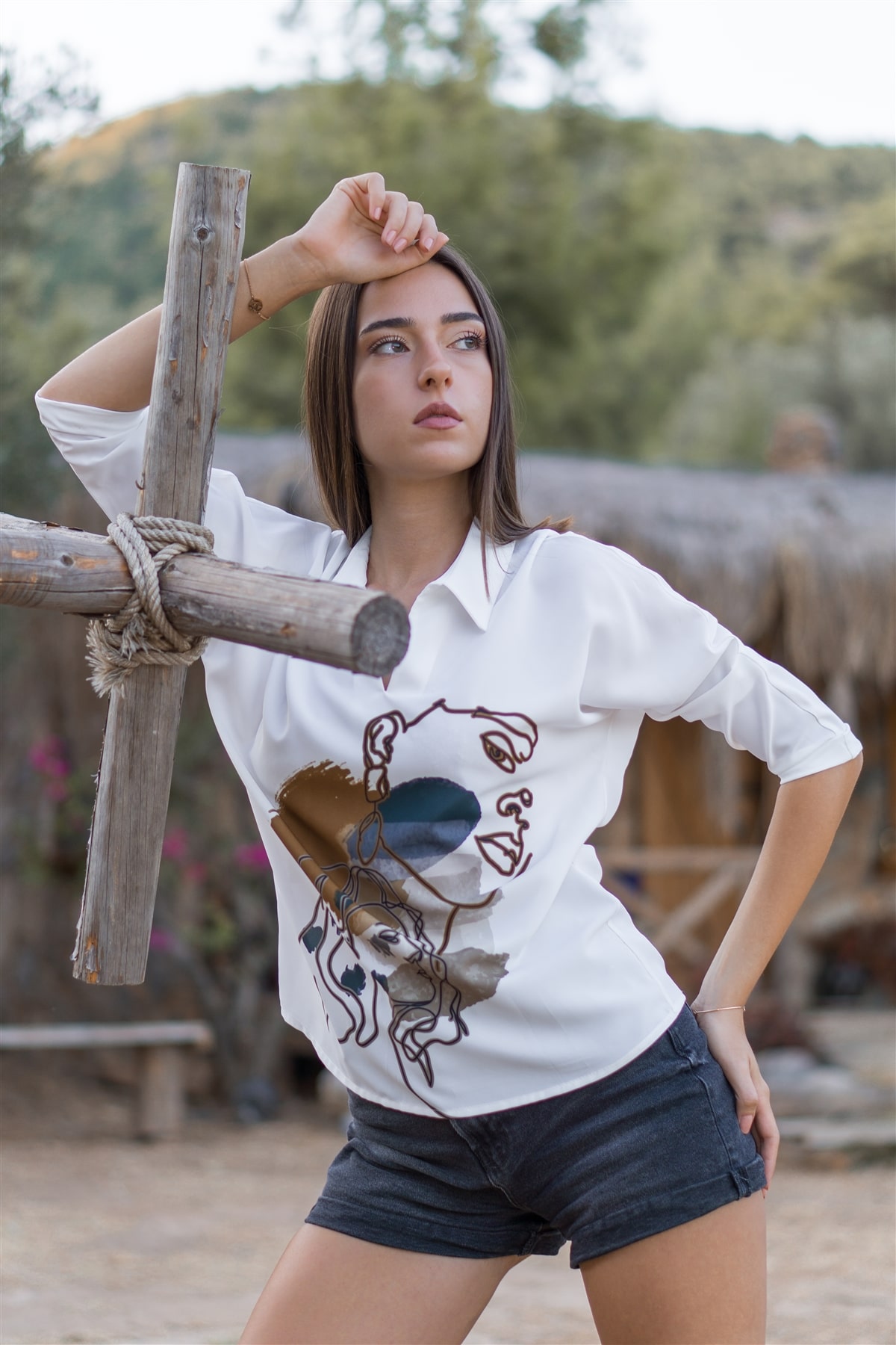 Kadın Figürlü Bluz